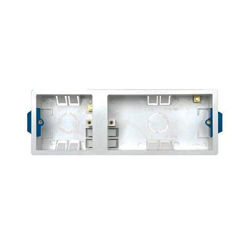 BG Electrical 3 gang dry lining box, combined mounting box, indoor, 920 UK